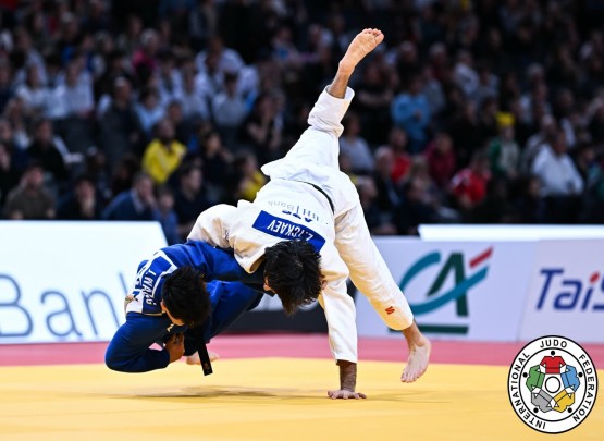 Cüdoçularımız Parisdən bir dəst medalla qayıdırlar